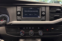 valkoinen Volkswagen Caravelle 2022 kuva 14.