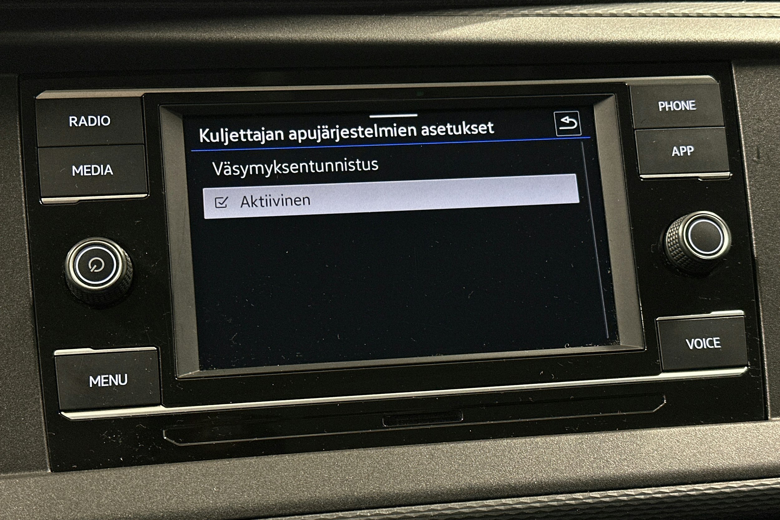 valkoinen Volkswagen Caravelle 2022 kuva 17.