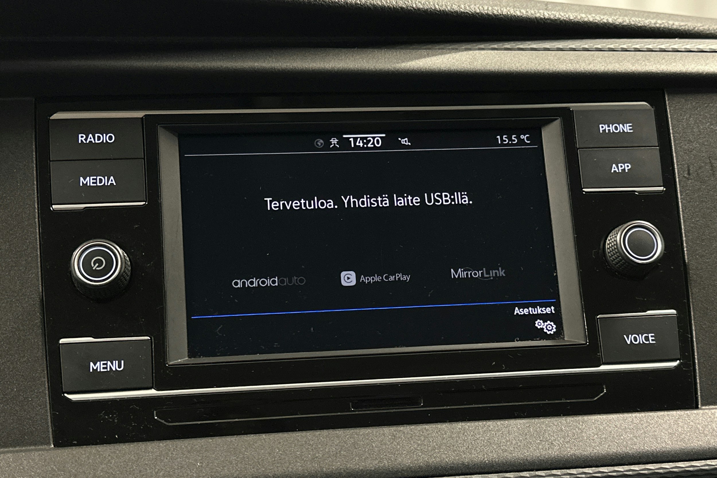 valkoinen Volkswagen Caravelle 2022 kuva 18.
