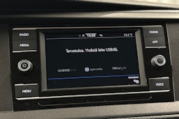 valkoinen Volkswagen Caravelle 2022 kuva 18.