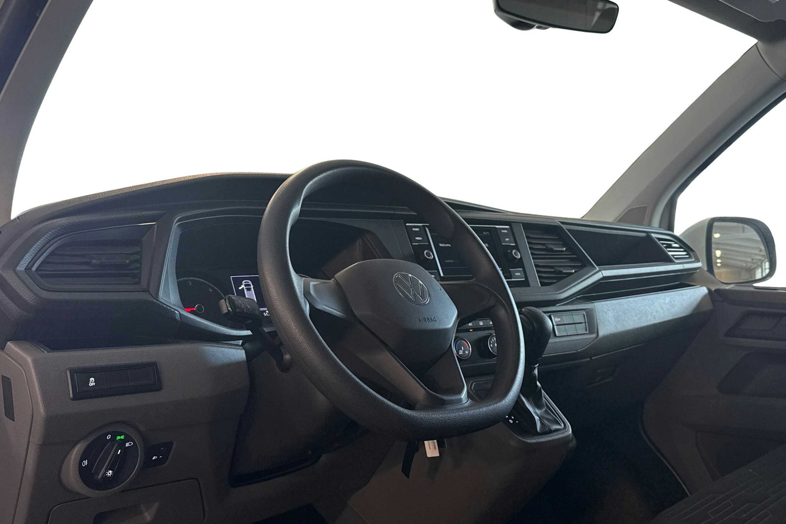 valkoinen Volkswagen Caravelle 2022 kuva 3.