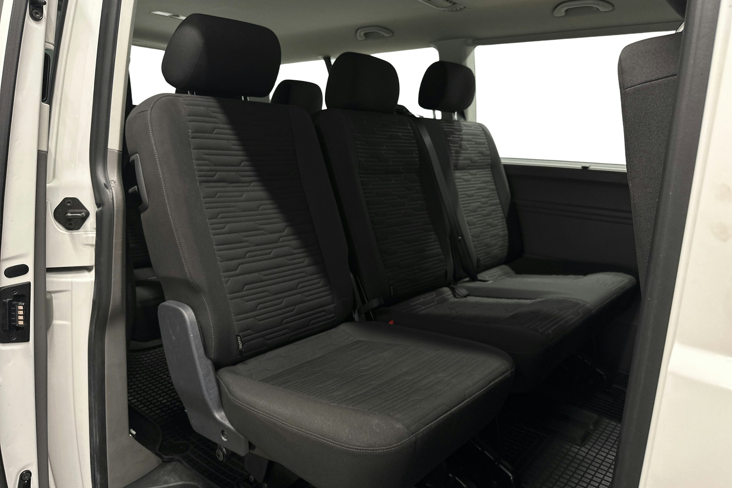 valkoinen Volkswagen Caravelle 2022 kuva 8.