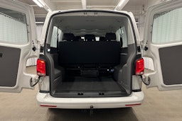 valkoinen Volkswagen Caravelle 2022 kuva 10.