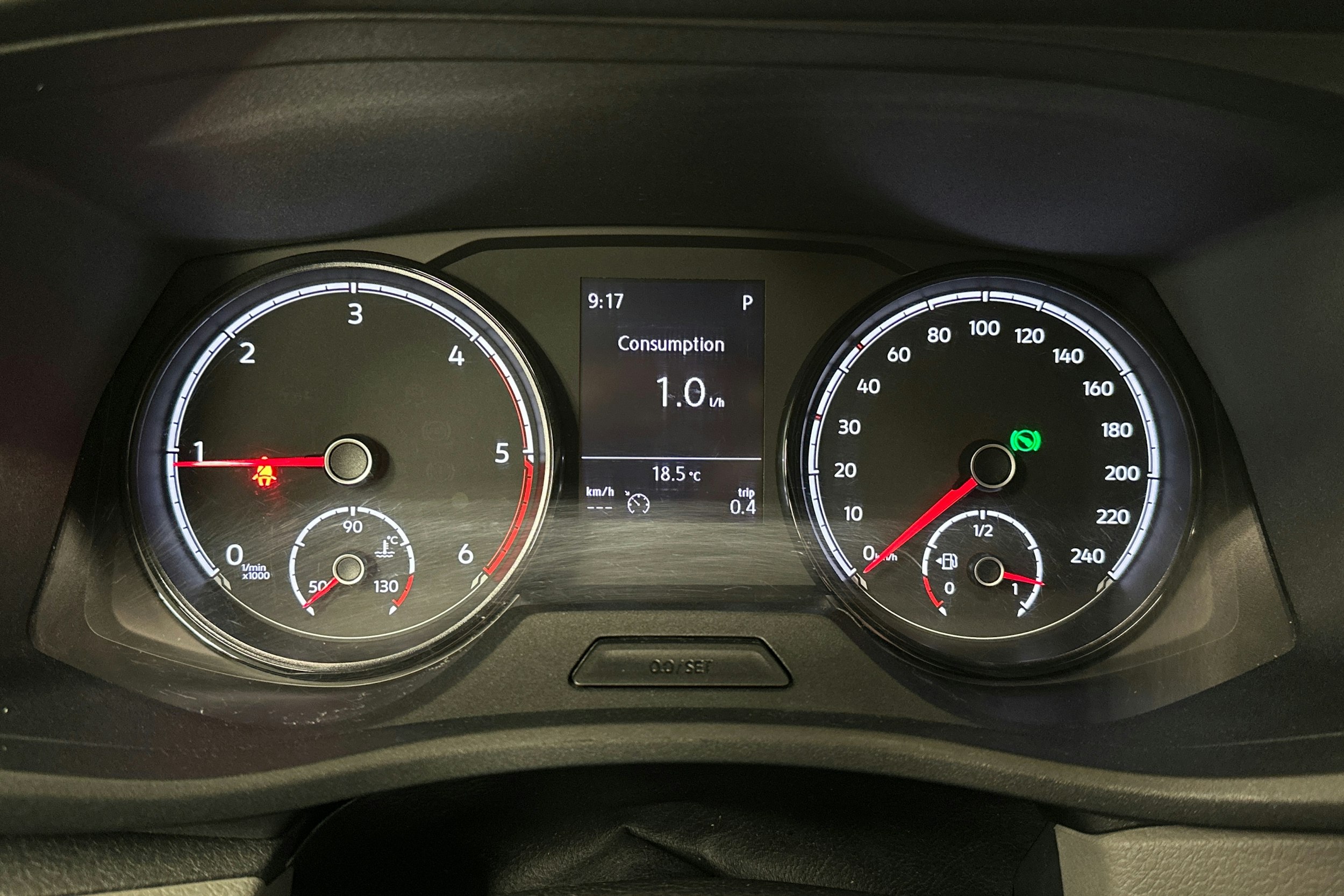valkoinen Volkswagen Caravelle 2022 kuva 13.