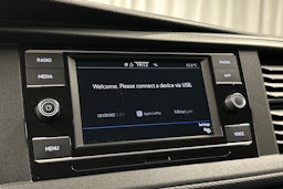 valkoinen Volkswagen Caravelle 2022 kuva 17.