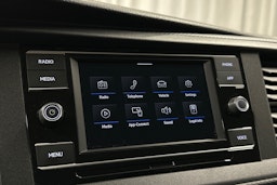 valkoinen Volkswagen Caravelle 2022 kuva 18.