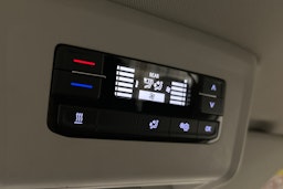 valkoinen Volkswagen Caravelle 2022 kuva 19.