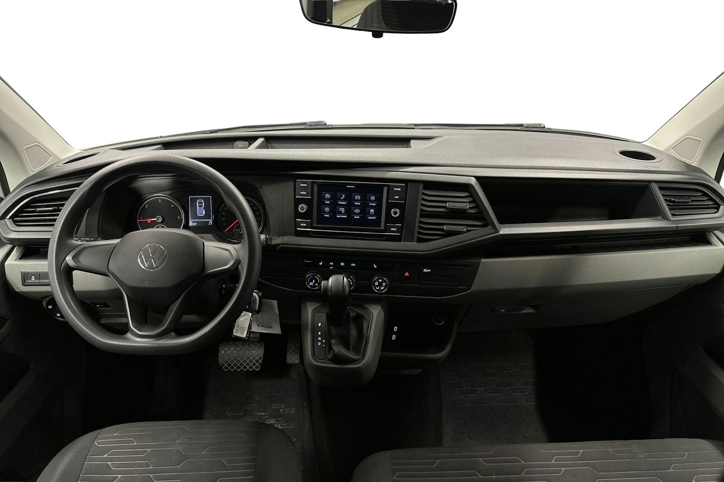 valkoinen Volkswagen Caravelle 2022 kuva 7.