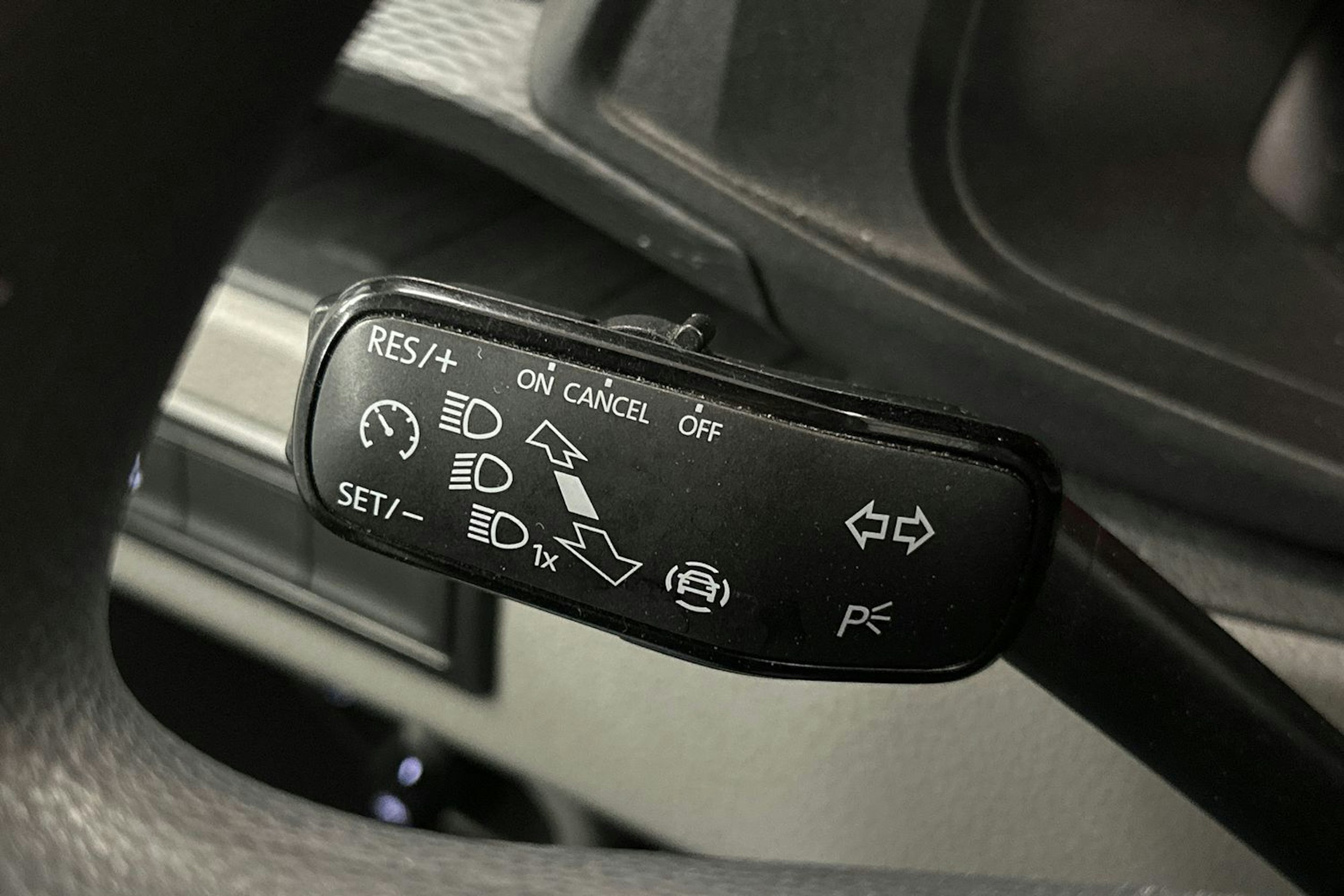 valkoinen Volkswagen Caravelle 2022 kuva 17.