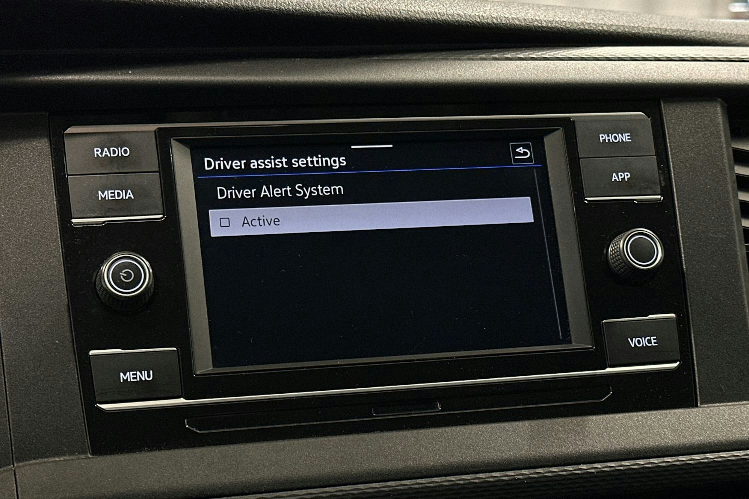valkoinen Volkswagen Caravelle 2022 kuva 20.
