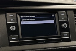 valkoinen Volkswagen Caravelle 2022 kuva 20.