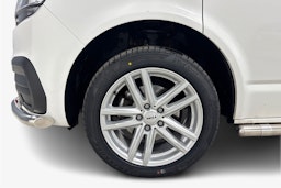 valkoinen Volkswagen Caravelle 2022 kuva 9.