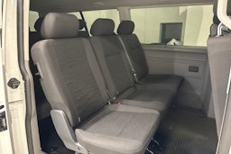 valkoinen Volkswagen Caravelle 2022 kuva 10.