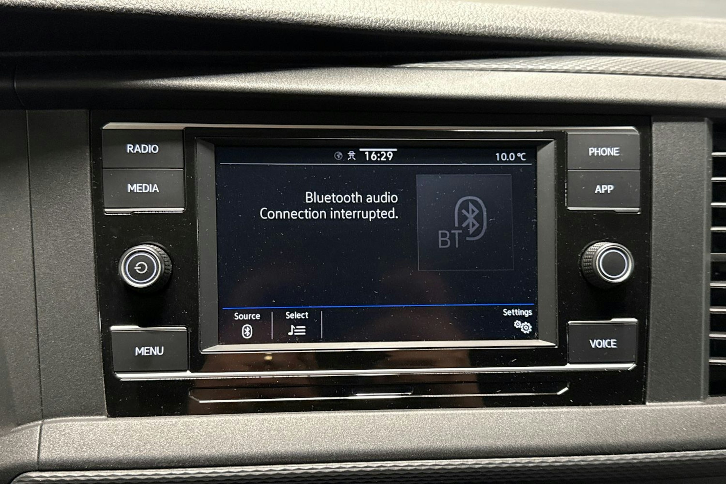 valkoinen Volkswagen Caravelle 2022 kuva 19.