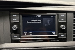 valkoinen Volkswagen Caravelle 2022 kuva 19.