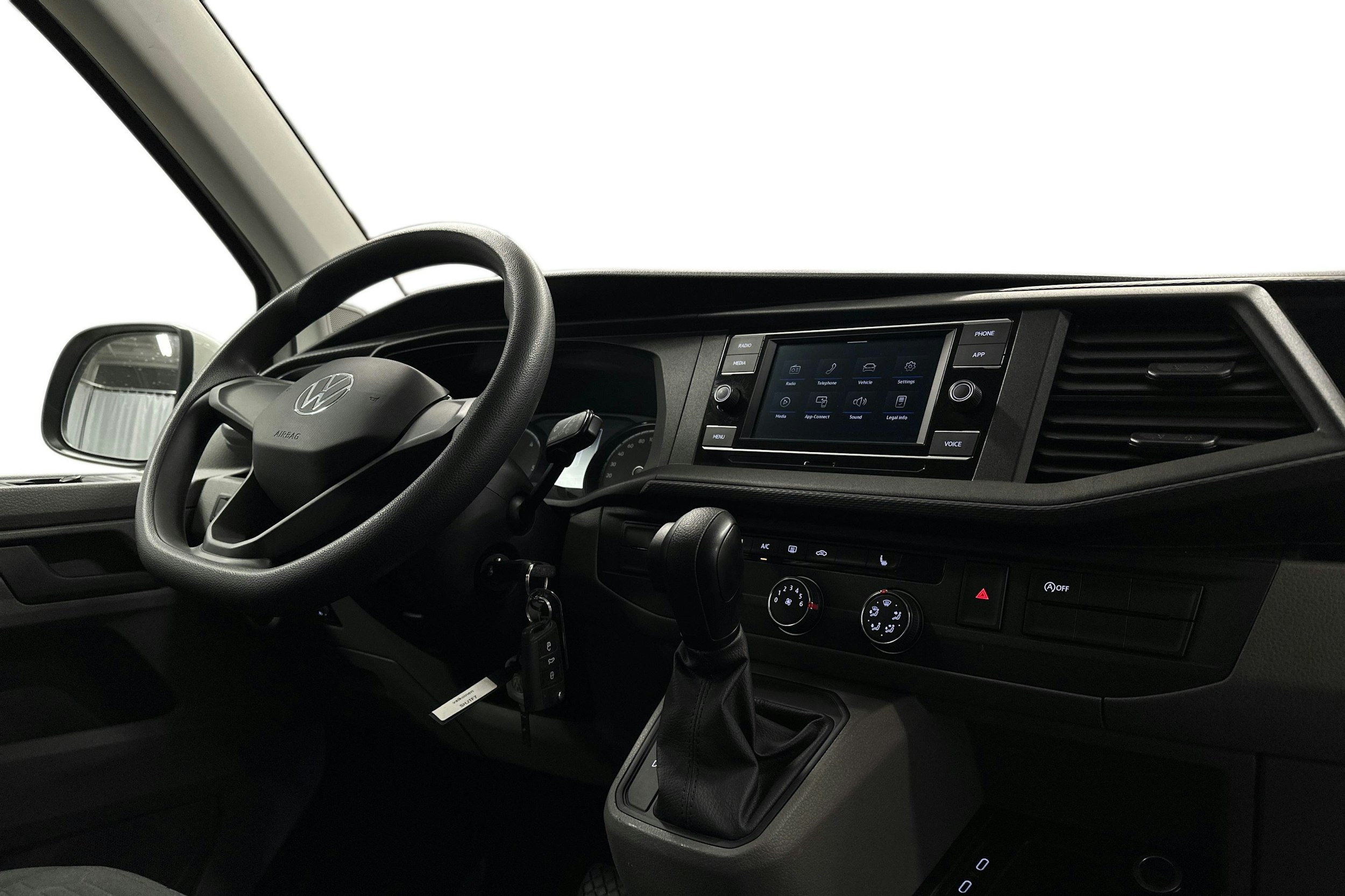 valkoinen Volkswagen Caravelle 2022 kuva 7.