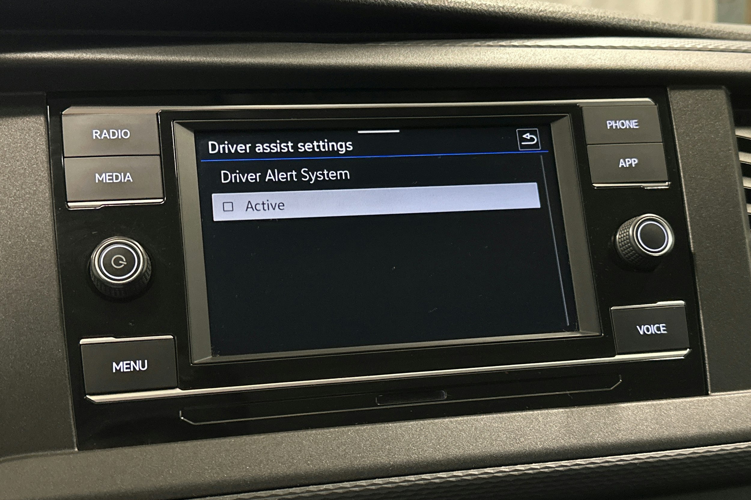 valkoinen Volkswagen Caravelle 2022 kuva 17.