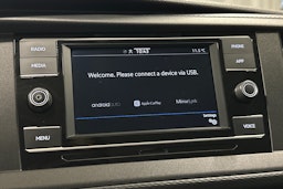 valkoinen Volkswagen Caravelle 2022 kuva 18.