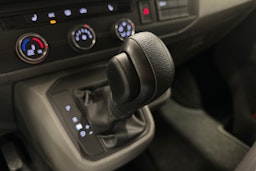 valkoinen Volkswagen Caravelle 2022 kuva 20.