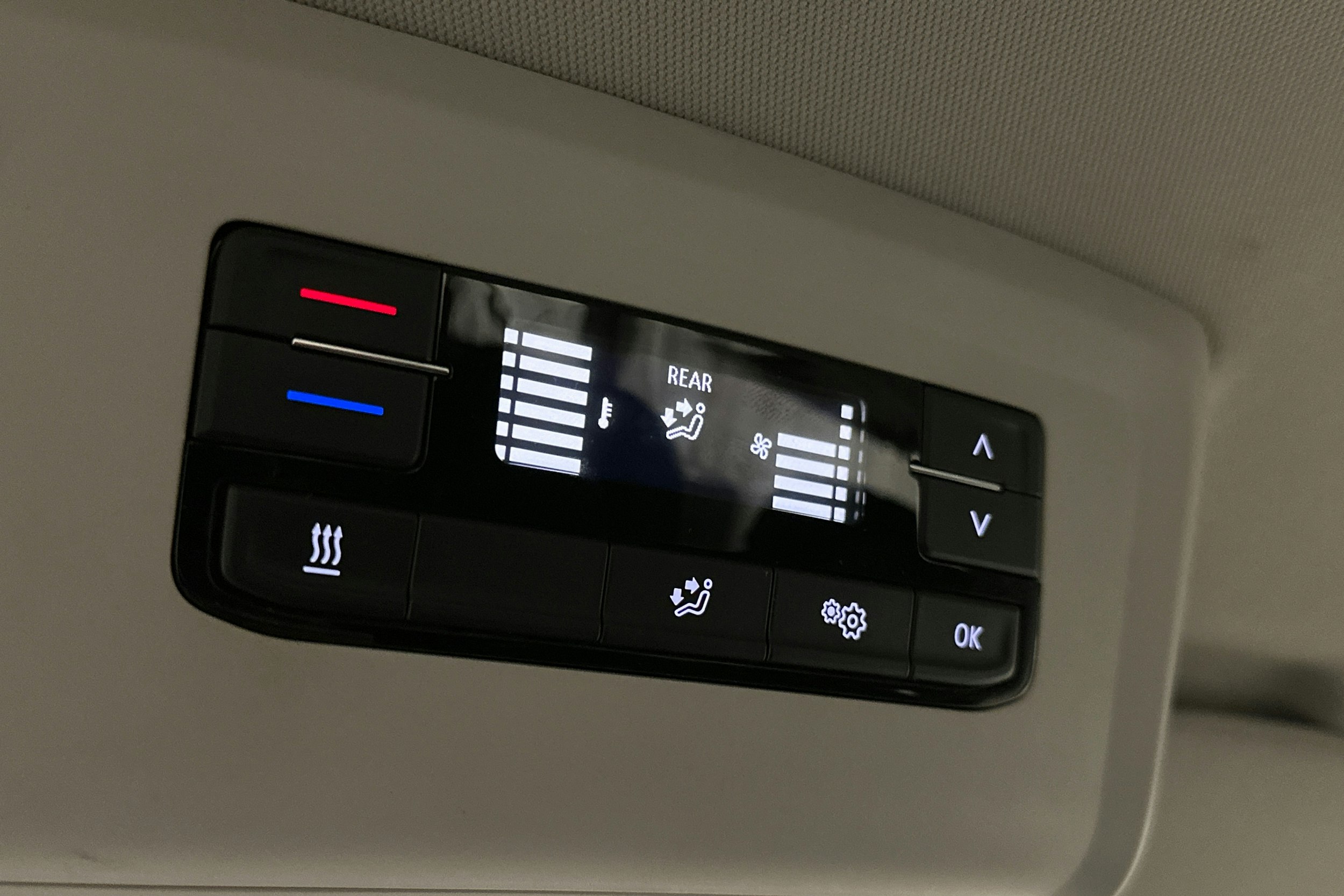 valkoinen Volkswagen Caravelle 2022 kuva 21.