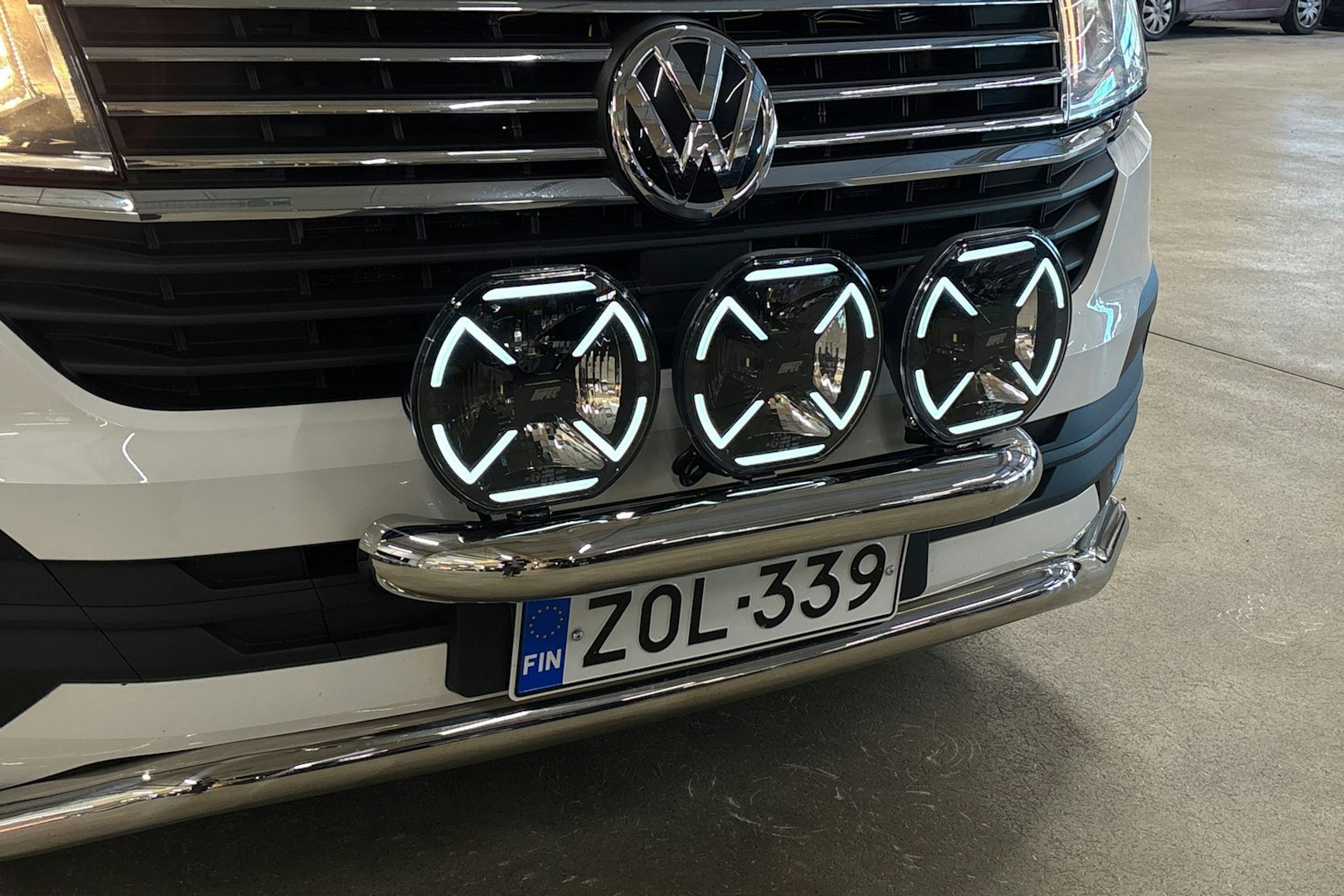 valkoinen Volkswagen Caravelle 2022 kuva 32.