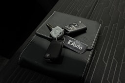 valkoinen Volkswagen Caravelle 2022 kuva 33.