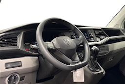 valkoinen Volkswagen Caravelle 2022 kuva 3.