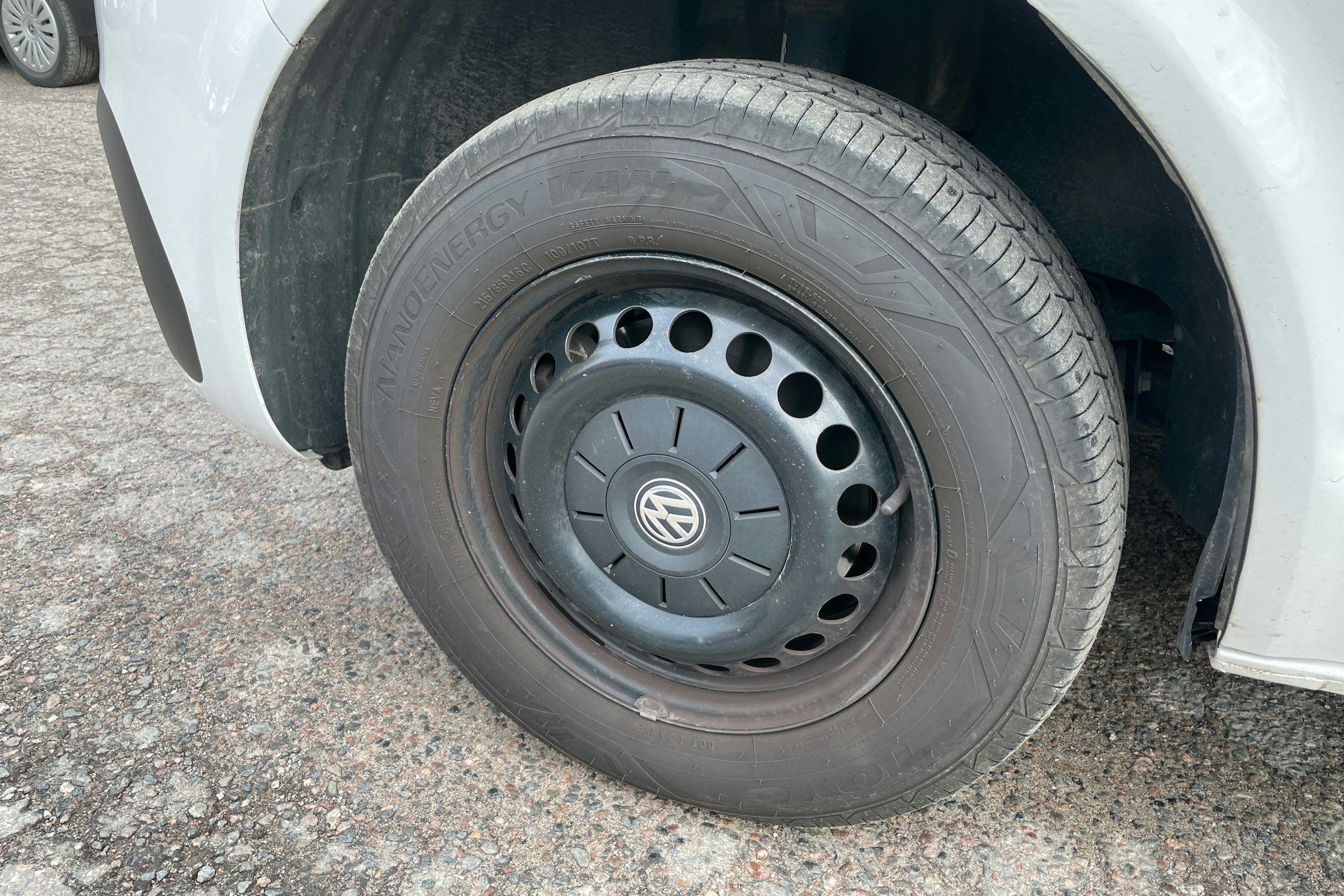 valkoinen Volkswagen Caravelle 2022 kuva 11.