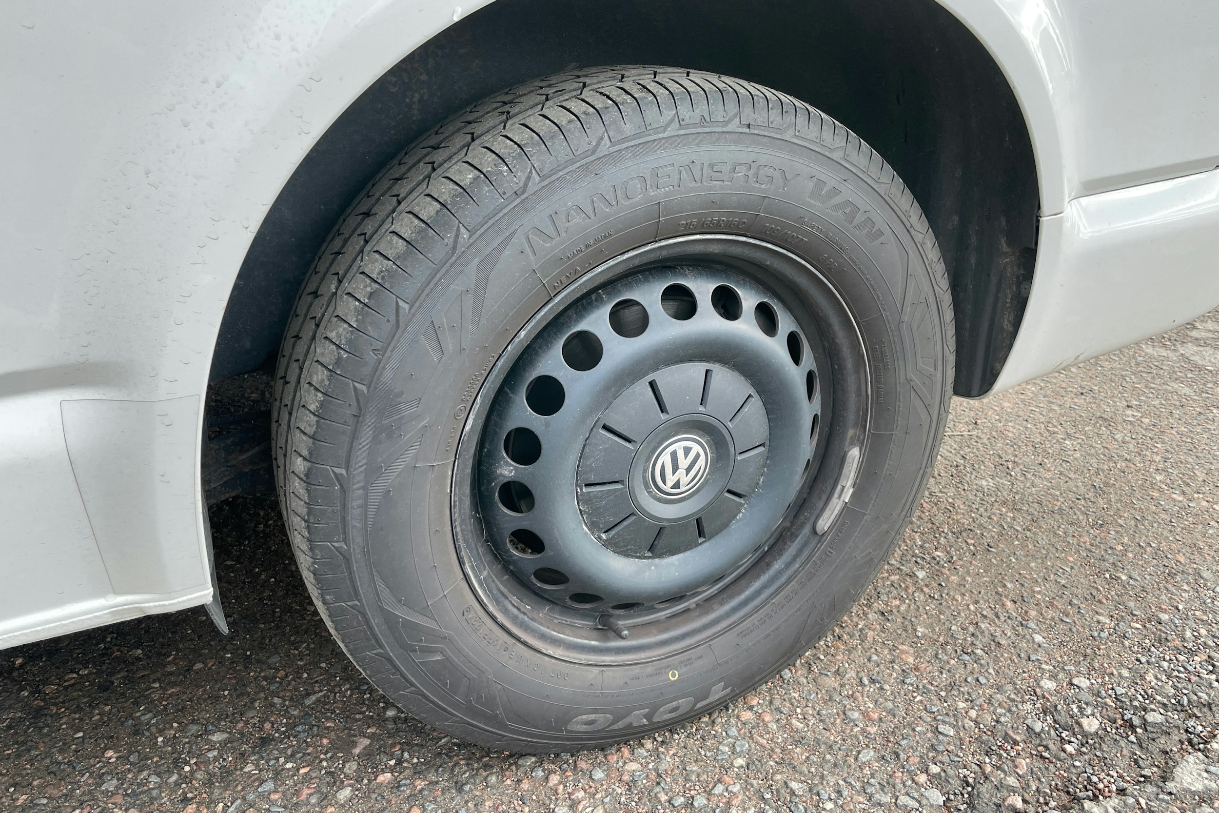 valkoinen Volkswagen Caravelle 2022 kuva 13.