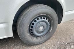 valkoinen Volkswagen Caravelle 2022 kuva 13.