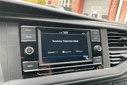 valkoinen Volkswagen Caravelle 2022 kuva 14.