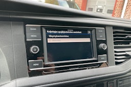 valkoinen Volkswagen Caravelle 2022 kuva 15.