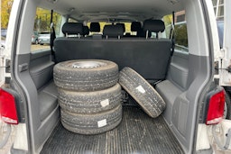 valkoinen Volkswagen Caravelle 2022 kuva 18.