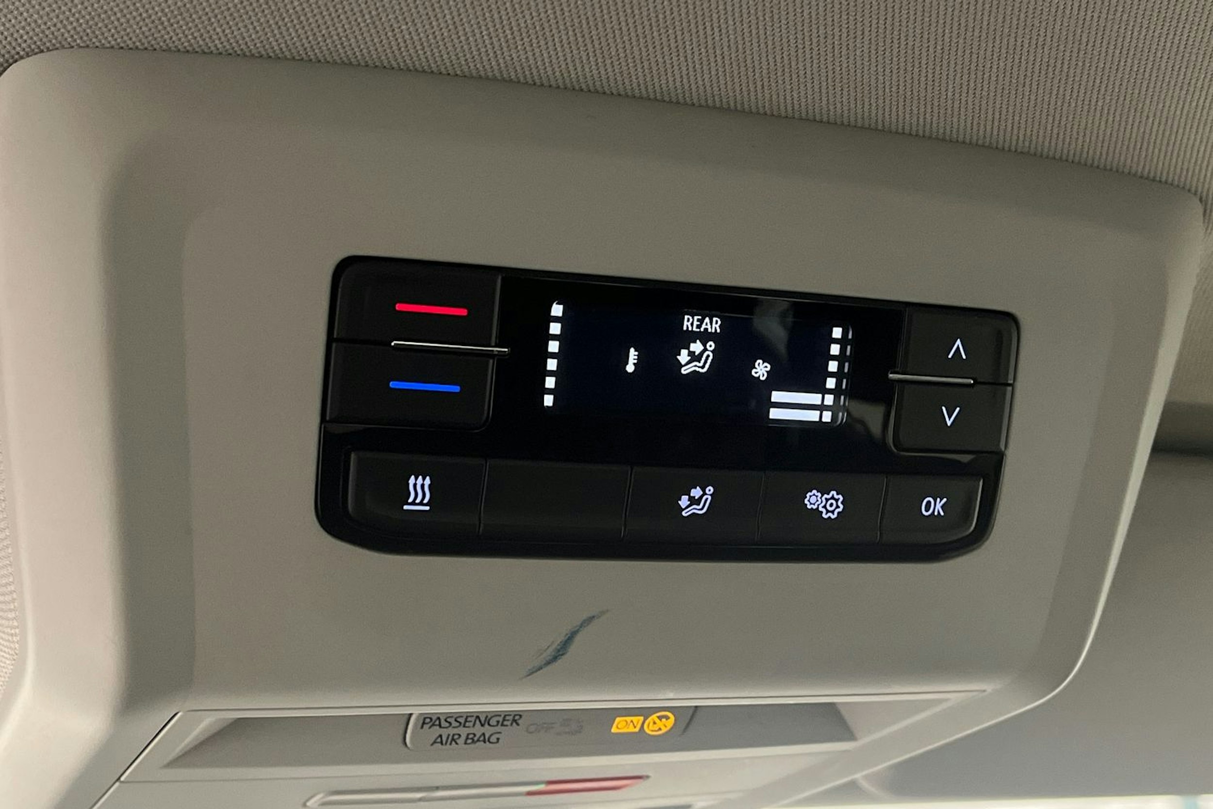 valkoinen Volkswagen Caravelle 2022 kuva 22.