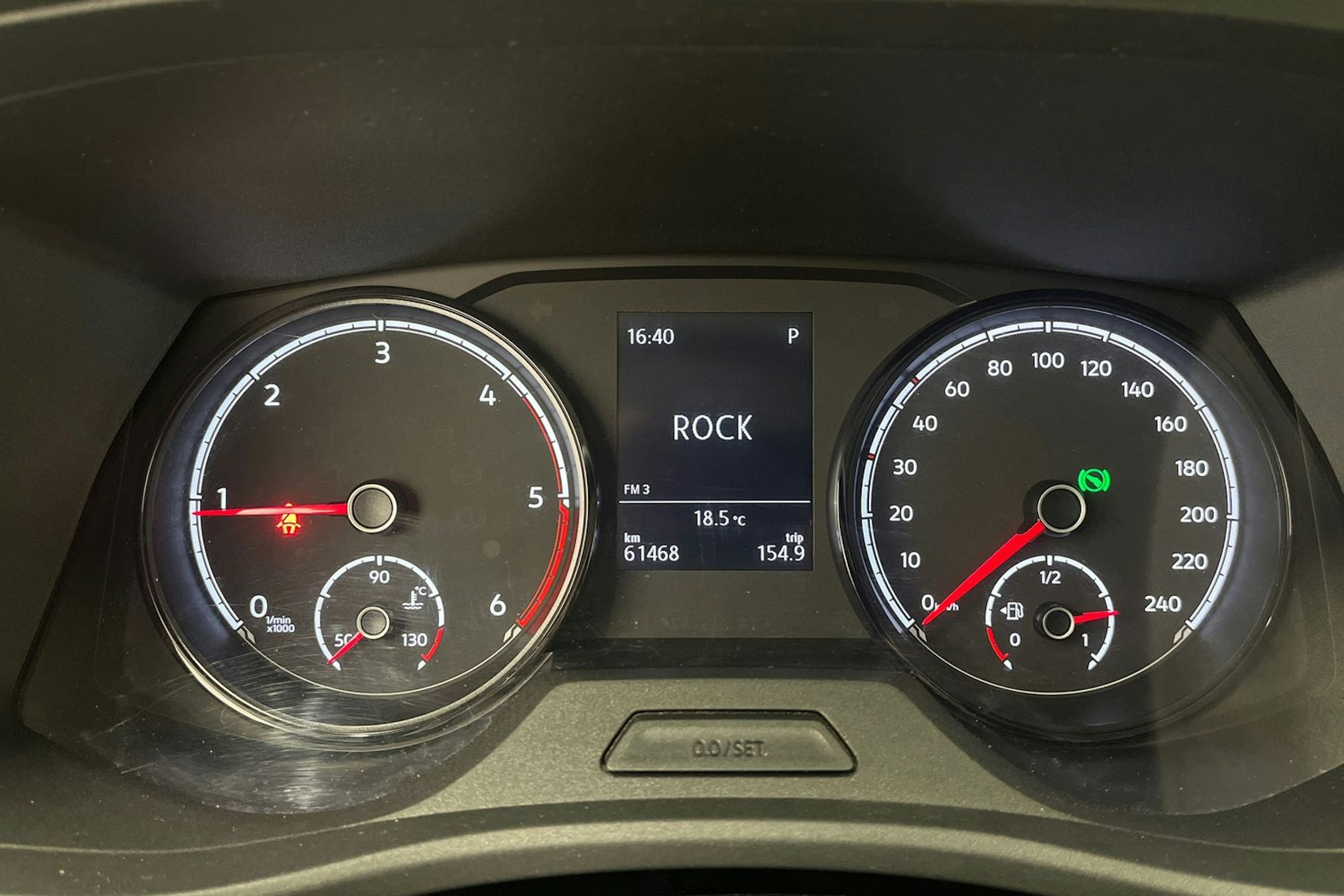 valkoinen Volkswagen Caravelle 2022 kuva 23.