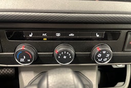 valkoinen Volkswagen Caravelle 2022 kuva 25.