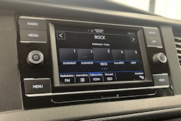 valkoinen Volkswagen Caravelle 2022 kuva 26.