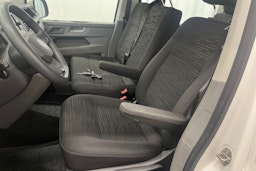 valkoinen Volkswagen Caravelle 2022 kuva 32.