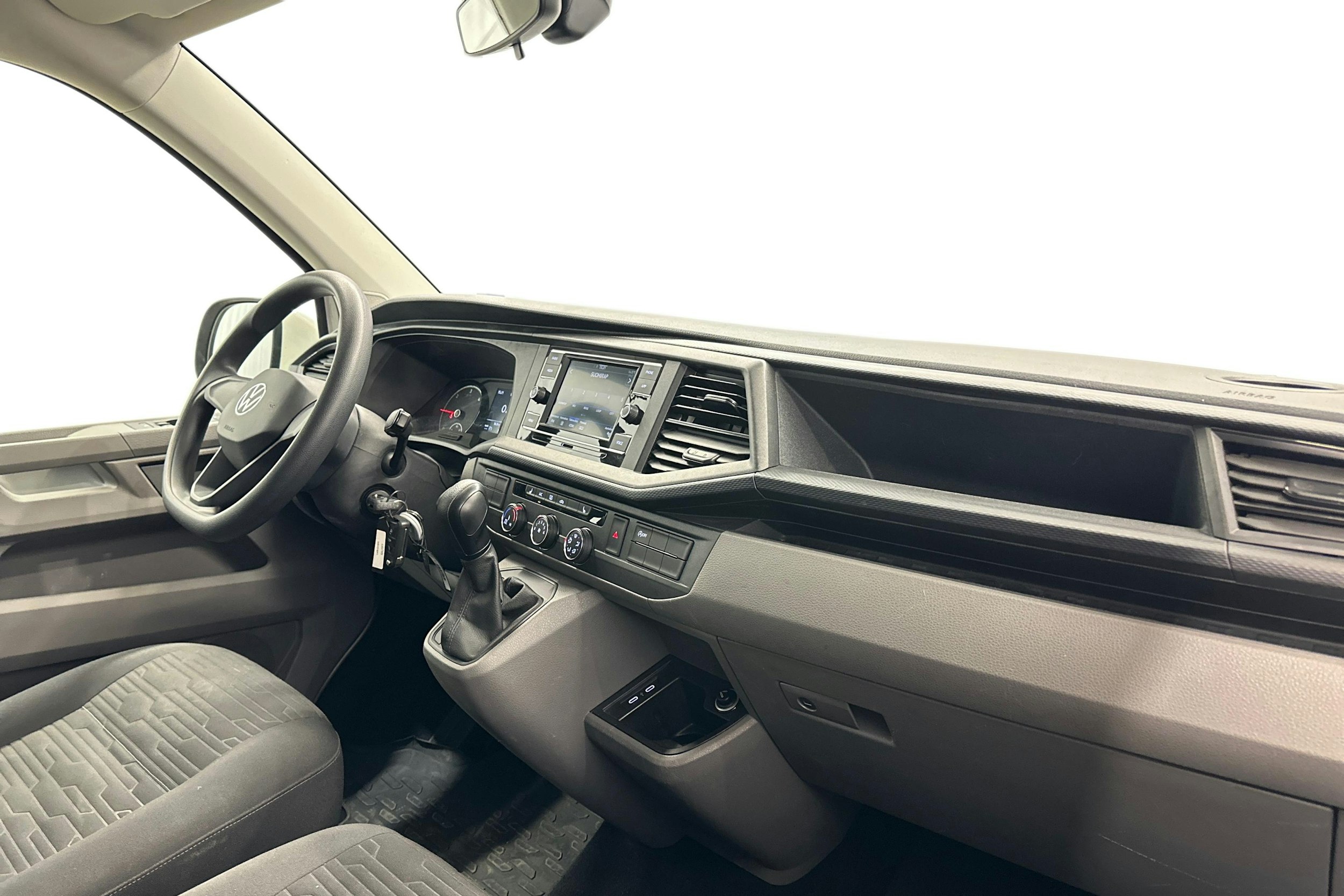 valkoinen Volkswagen Caravelle 2022 kuva 9.