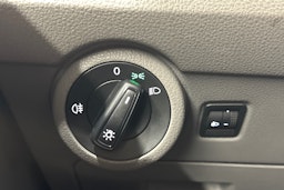 valkoinen Volkswagen Caravelle 2022 kuva 16.