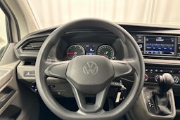 valkoinen Volkswagen Caravelle 2022 kuva 19.