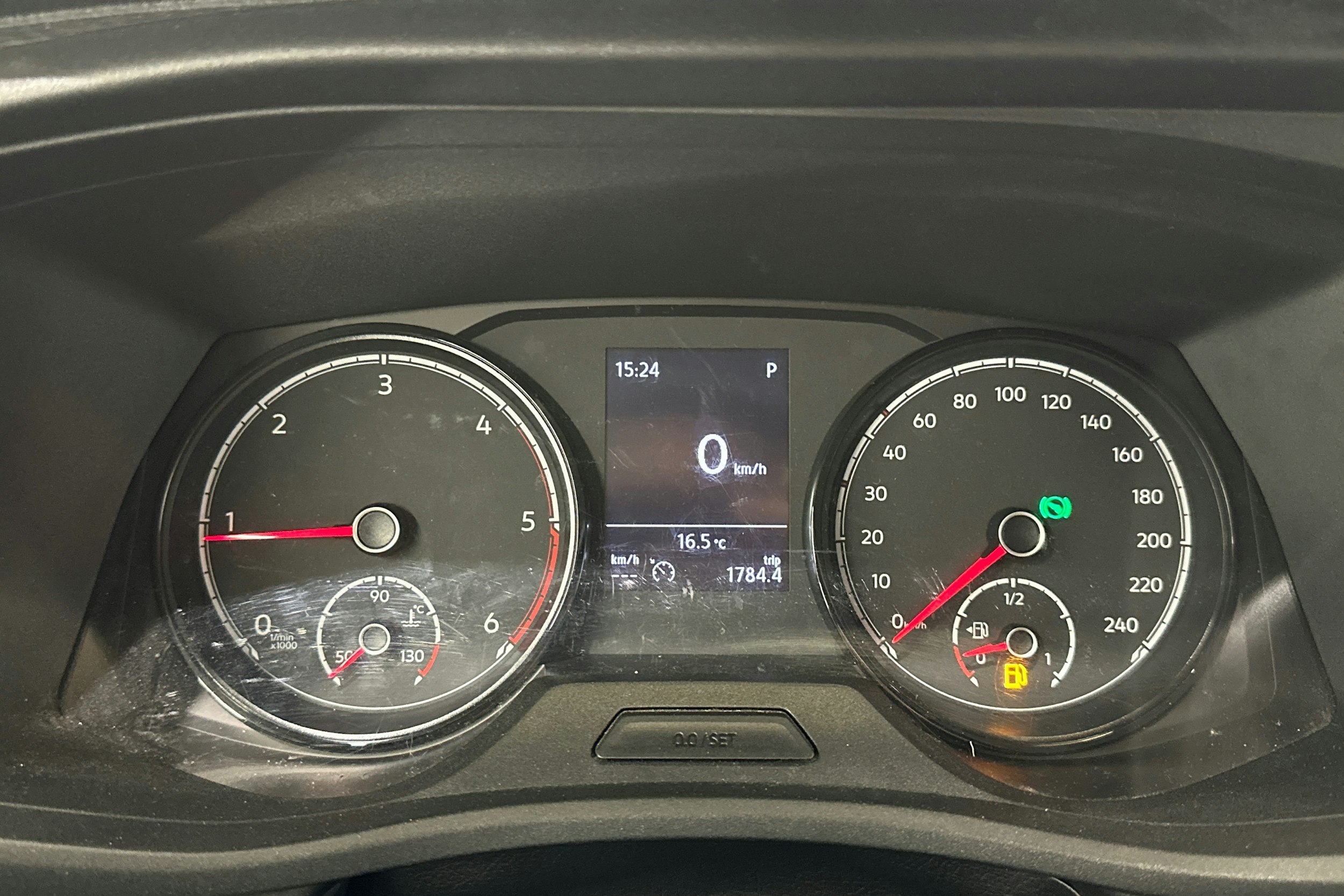 valkoinen Volkswagen Caravelle 2022 kuva 20.