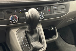 valkoinen Volkswagen Caravelle 2022 kuva 23.