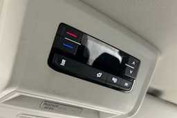 valkoinen Volkswagen Caravelle 2022 kuva 25.