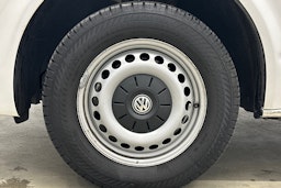 valkoinen Volkswagen Caravelle 2022 kuva 28.