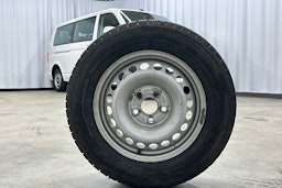 valkoinen Volkswagen Caravelle 2022 kuva 30.