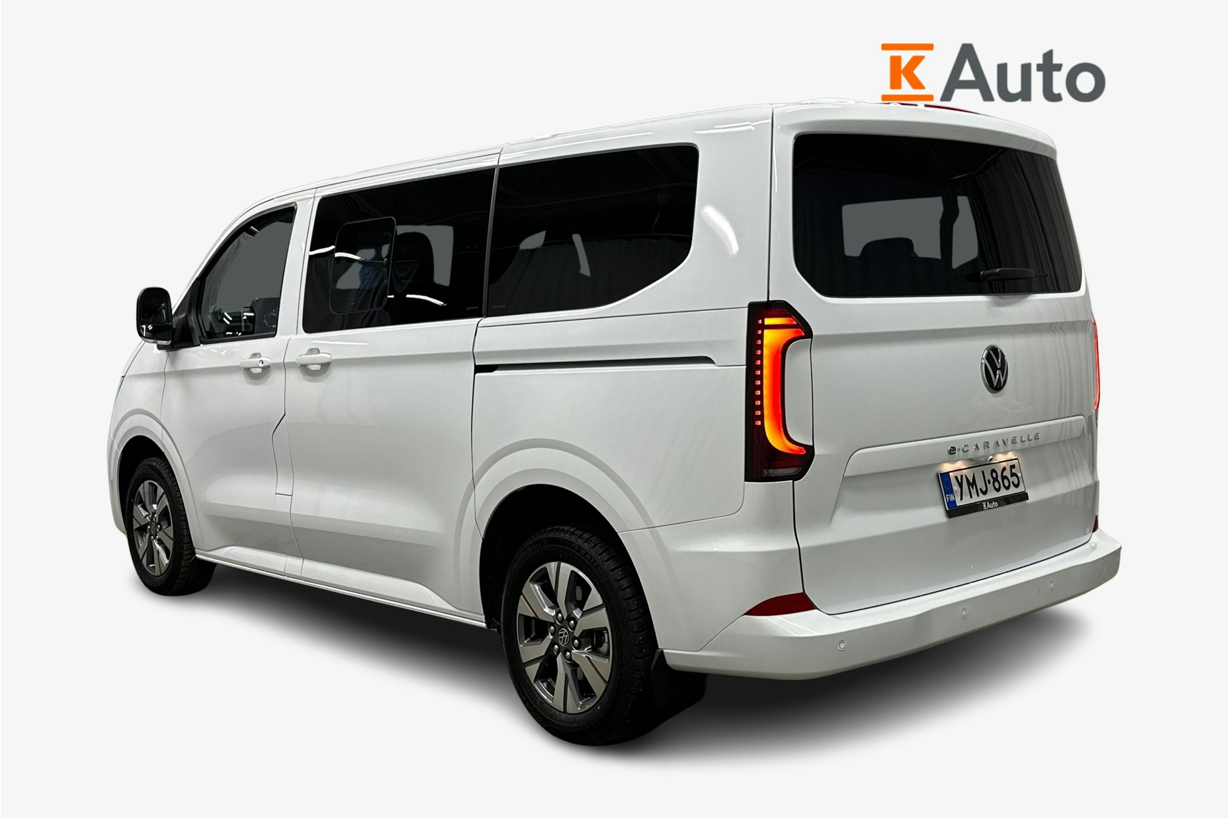 valkoinen Volkswagen Caravelle 2025 kuva 3.