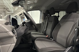 valkoinen Volkswagen Caravelle 2025 kuva 24.