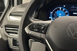 valkoinen Volkswagen Caravelle 2025 kuva 20.