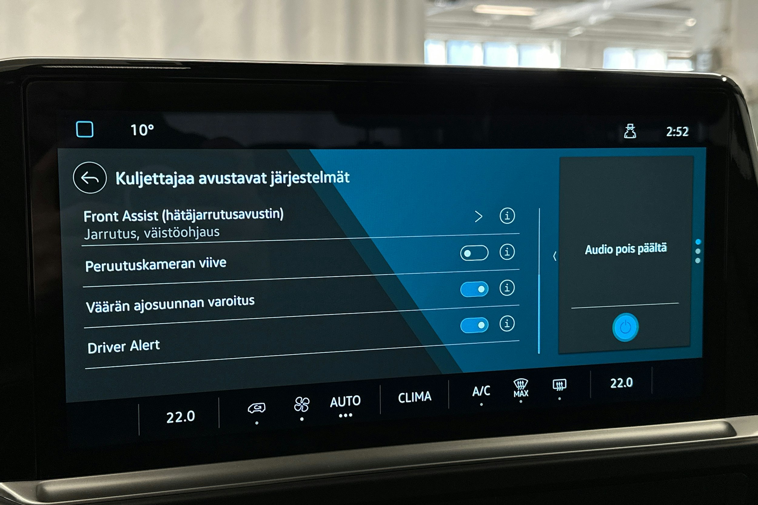 valkoinen Volkswagen Caravelle 2025 kuva 26.